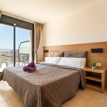 Stunning Penthouse With Rooftop Terrace & Pool 아파트 *