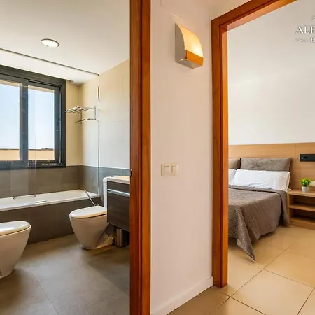 Stunning Penthouse With Rooftop Terrace & Pool 아파트 *