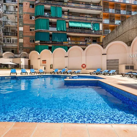 아파트 Stunning Penthouse With Rooftop Terrace & Pool