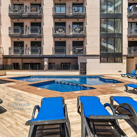 Stunning Penthouse With Rooftop Terrace & Pool *